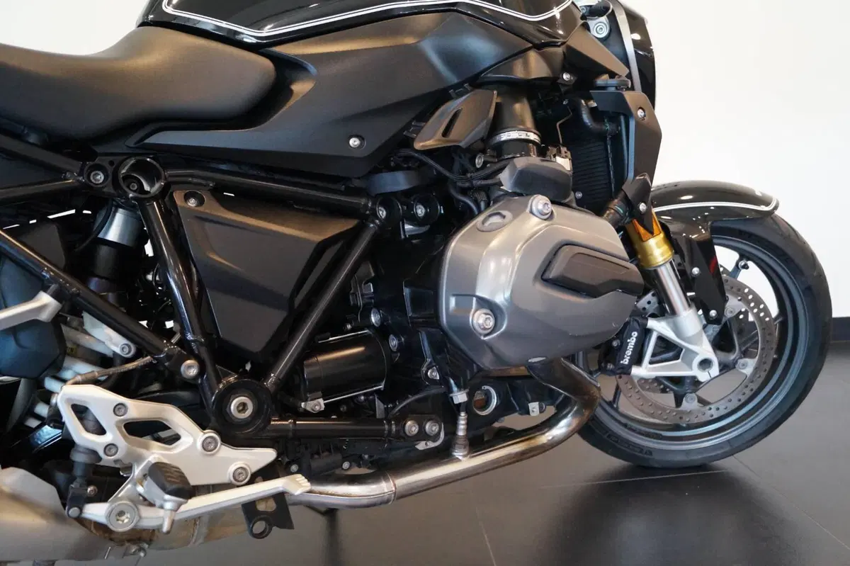 Bmw R 1200 R Black Edition (2017 - 18) (5)