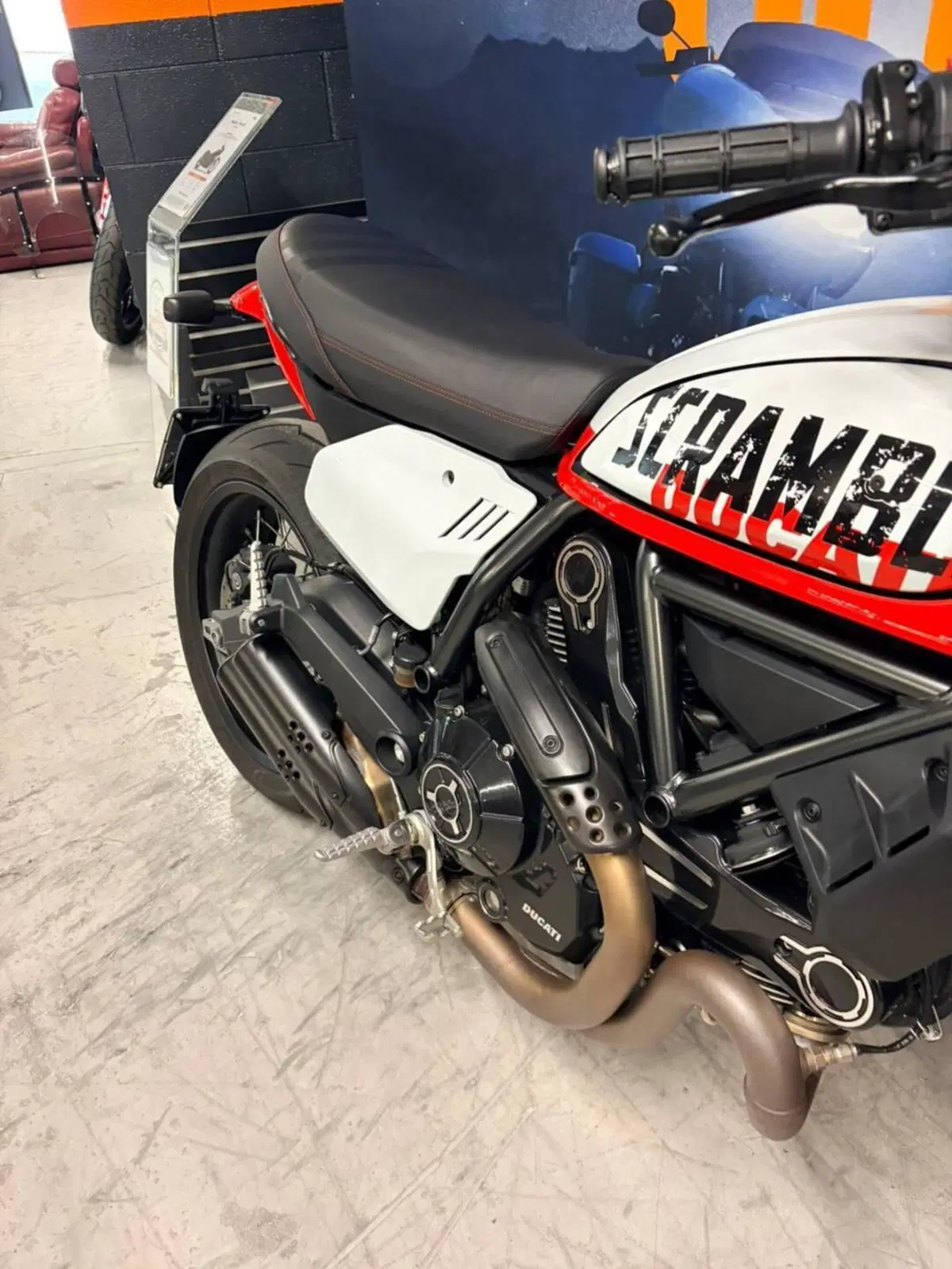 Ducati Scrambler 800 Urban Motard (2022) (5)