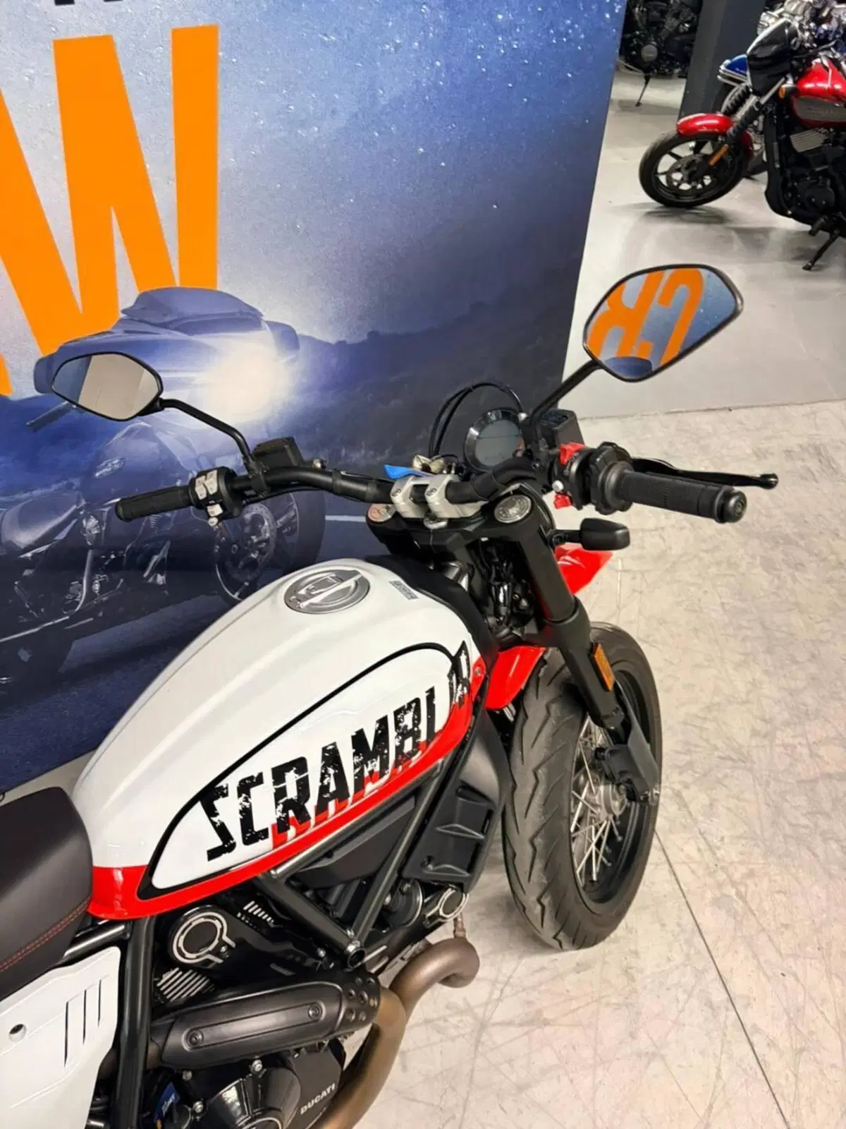Ducati Scrambler 800 Urban Motard (2022) (8)