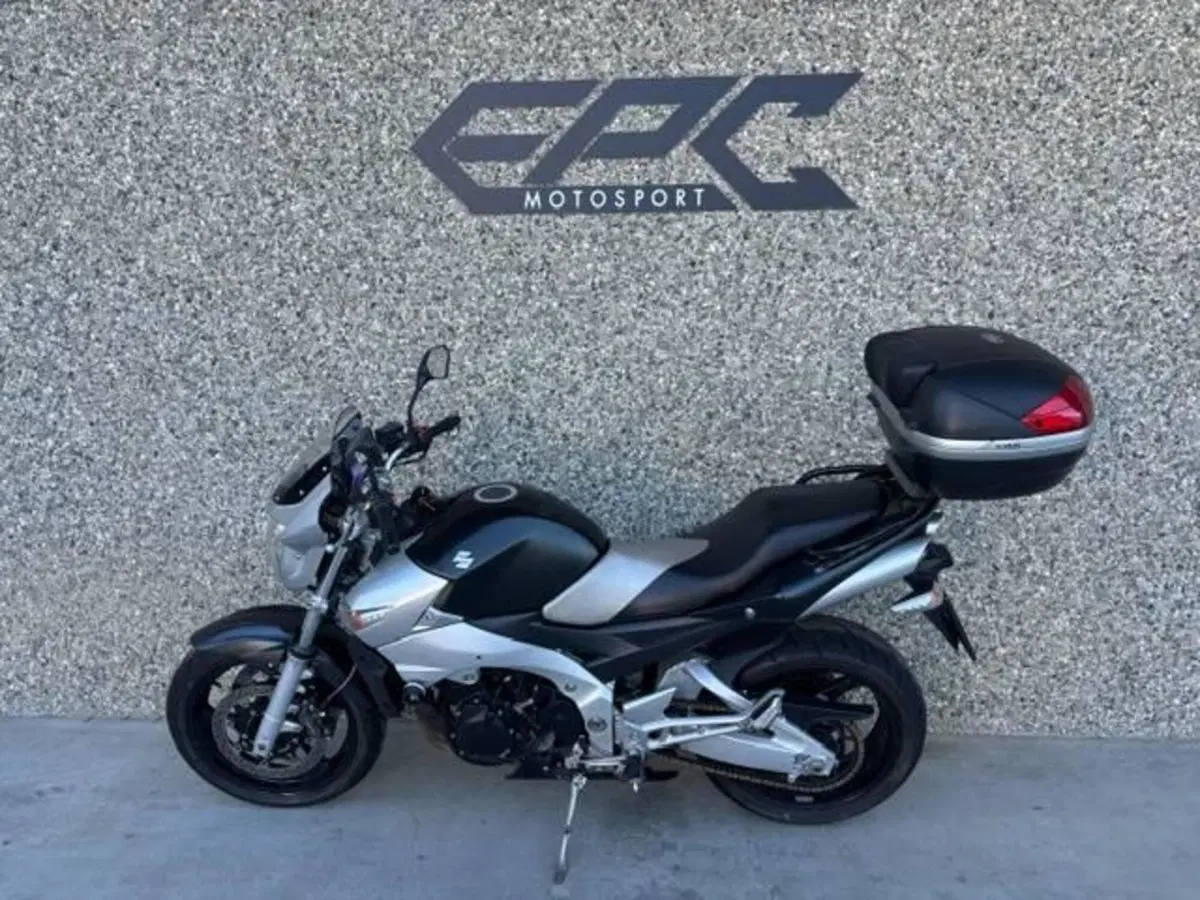 Suzuki GSR 600 (2006 - 11) (2)