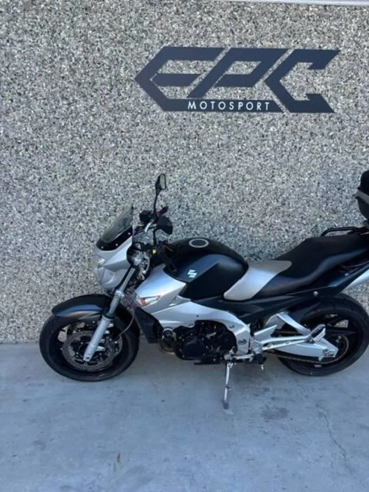 Suzuki GSR 600 (2006 - 11) (3)