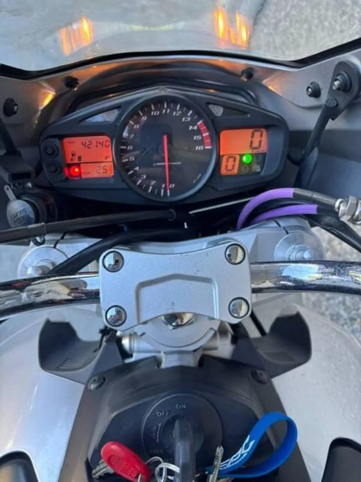 Suzuki GSR 600 (2006 - 11) (9)