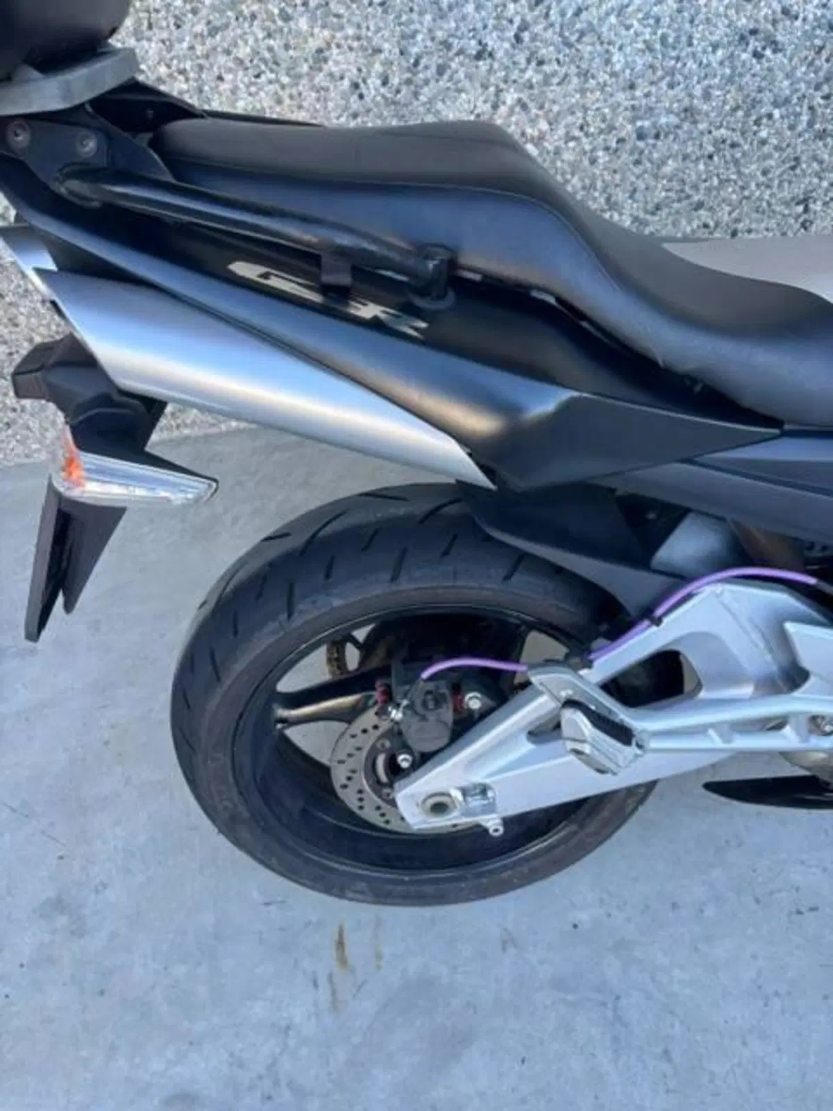 Suzuki GSR 600 (2006 - 11) (13)