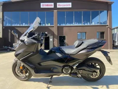 Yamaha T-Max 560 Tech Max (2022 - 24) usata