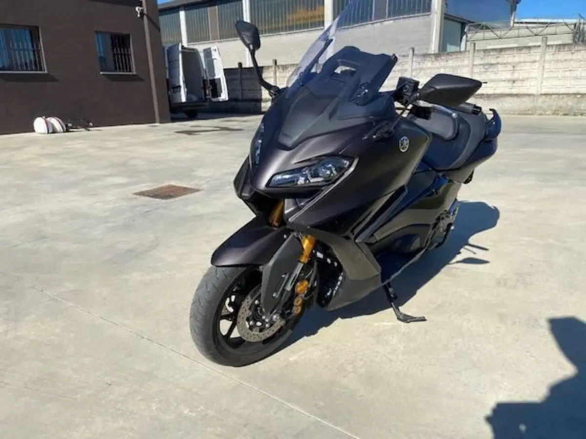 Yamaha T-Max 560 Tech Max (2022 - 24) (2)