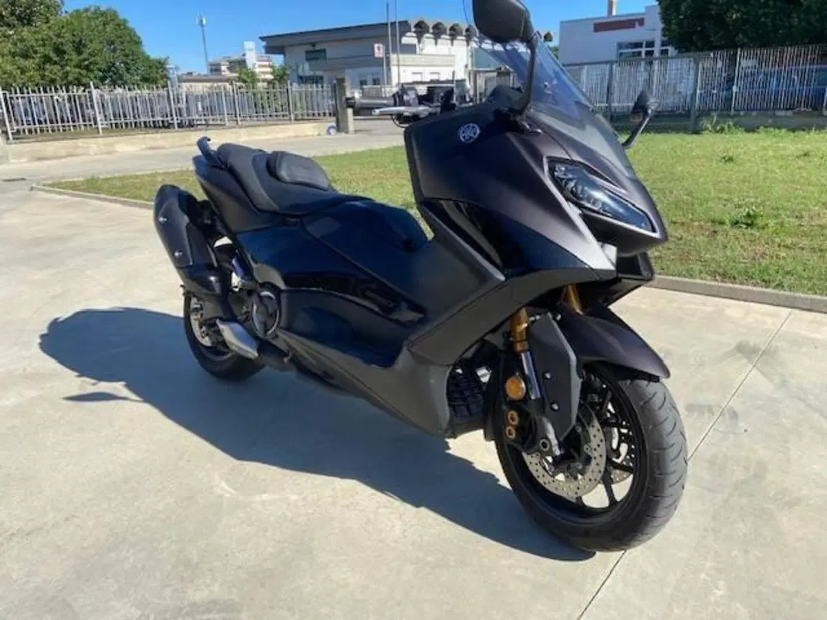 Yamaha T-Max 560 Tech Max (2022 - 24) (3)