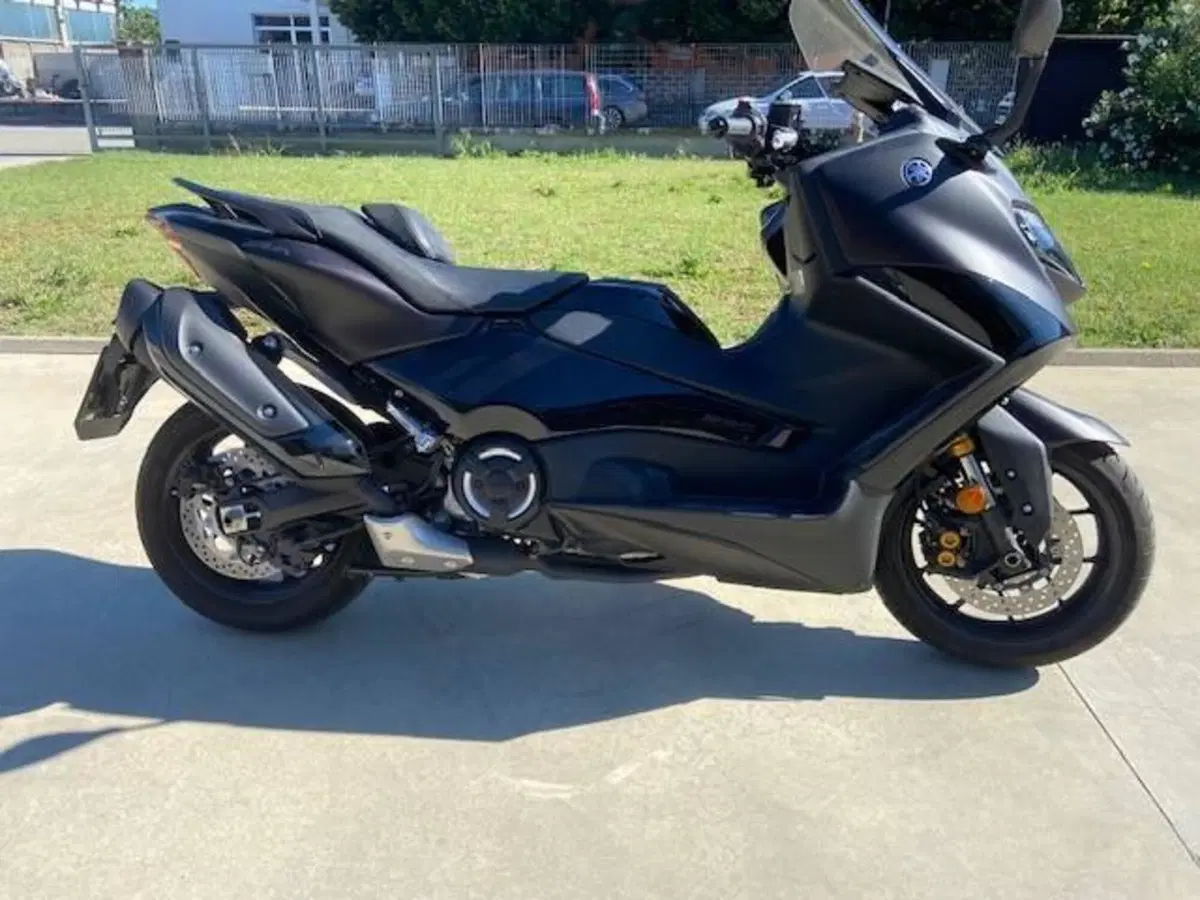 Yamaha T-Max 560 Tech Max (2022 - 24) (4)