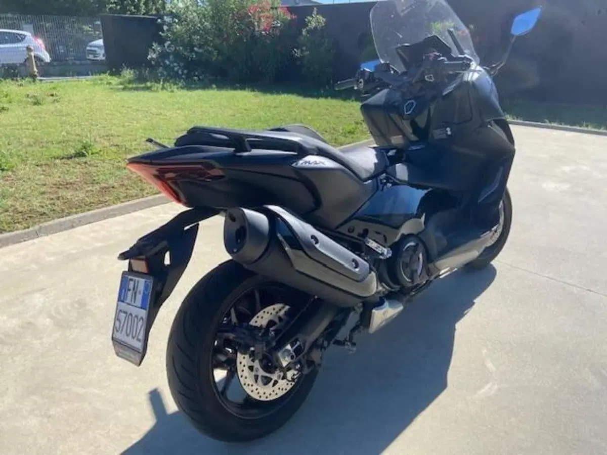 Yamaha T-Max 560 Tech Max (2022 - 24) (5)