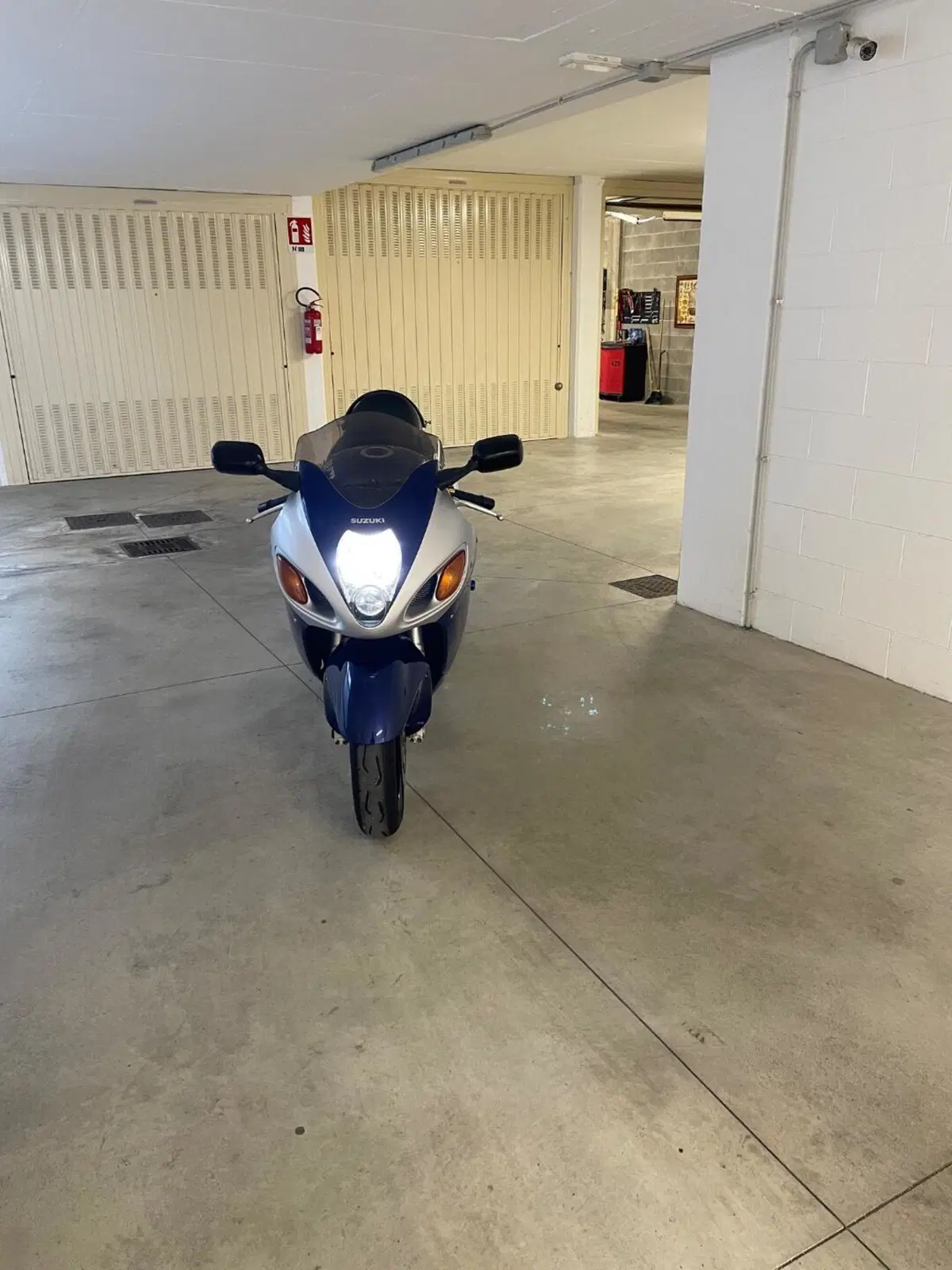 Suzuki GSX 1300 R Hayabusa (1999 - 06) (4)