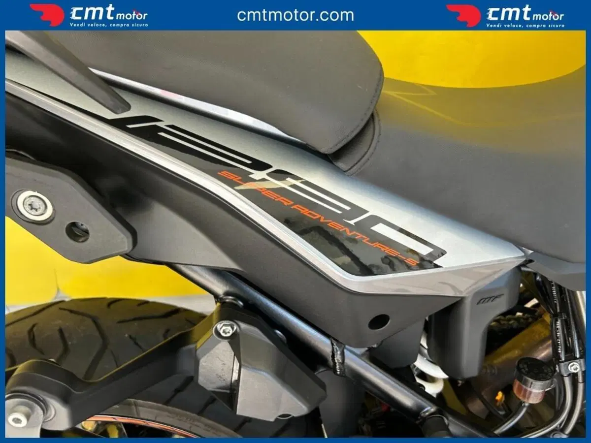 KTM 1290 Super Adventure S (2021) (14)