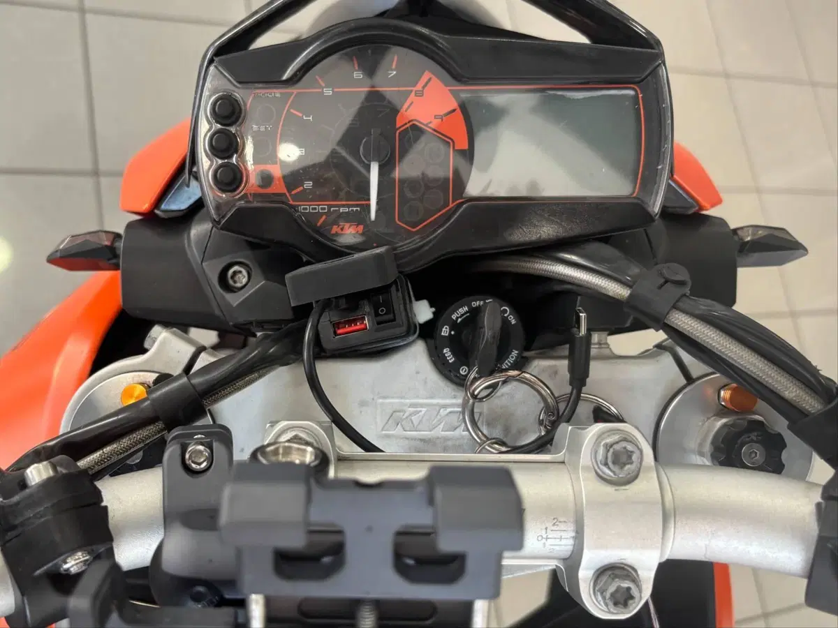 KTM 690 Duke (2007 - 09) (13)