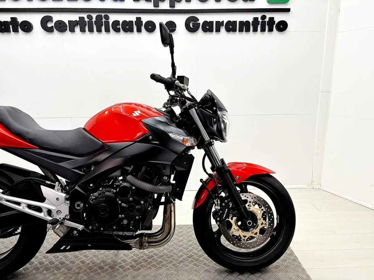 Suzuki GSR 600 (2006 - 11) (9)