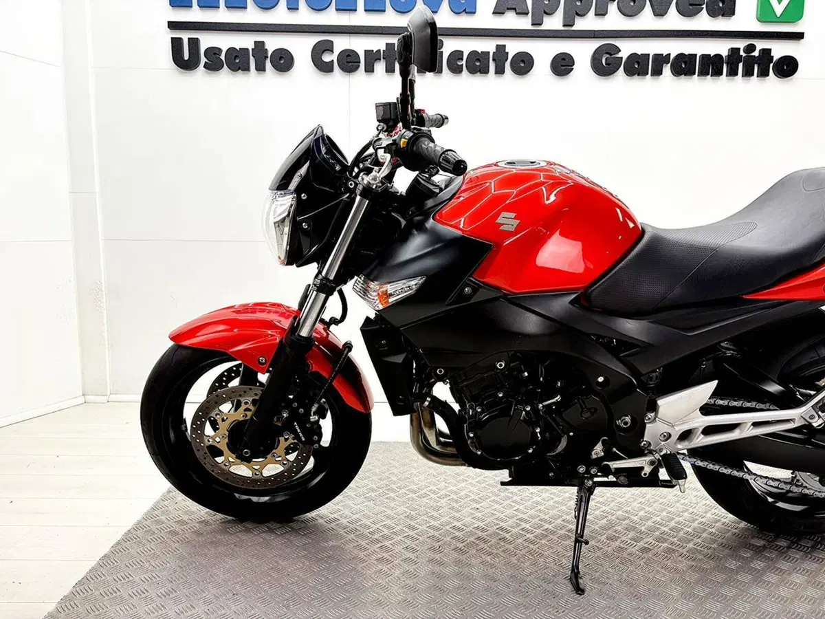 Suzuki GSR 600 (2006 - 11) (16)