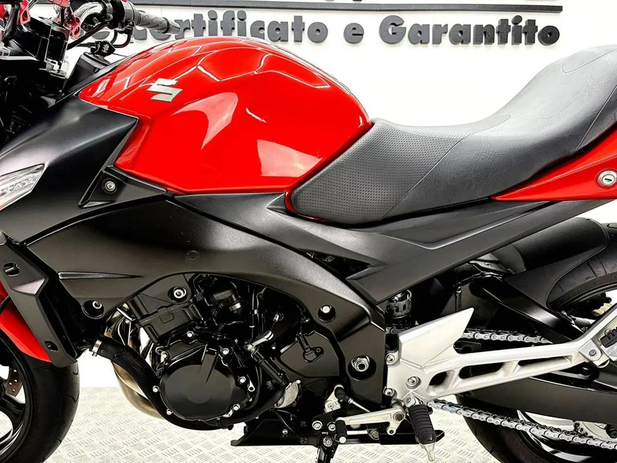 Suzuki GSR 600 (2006 - 11) (17)