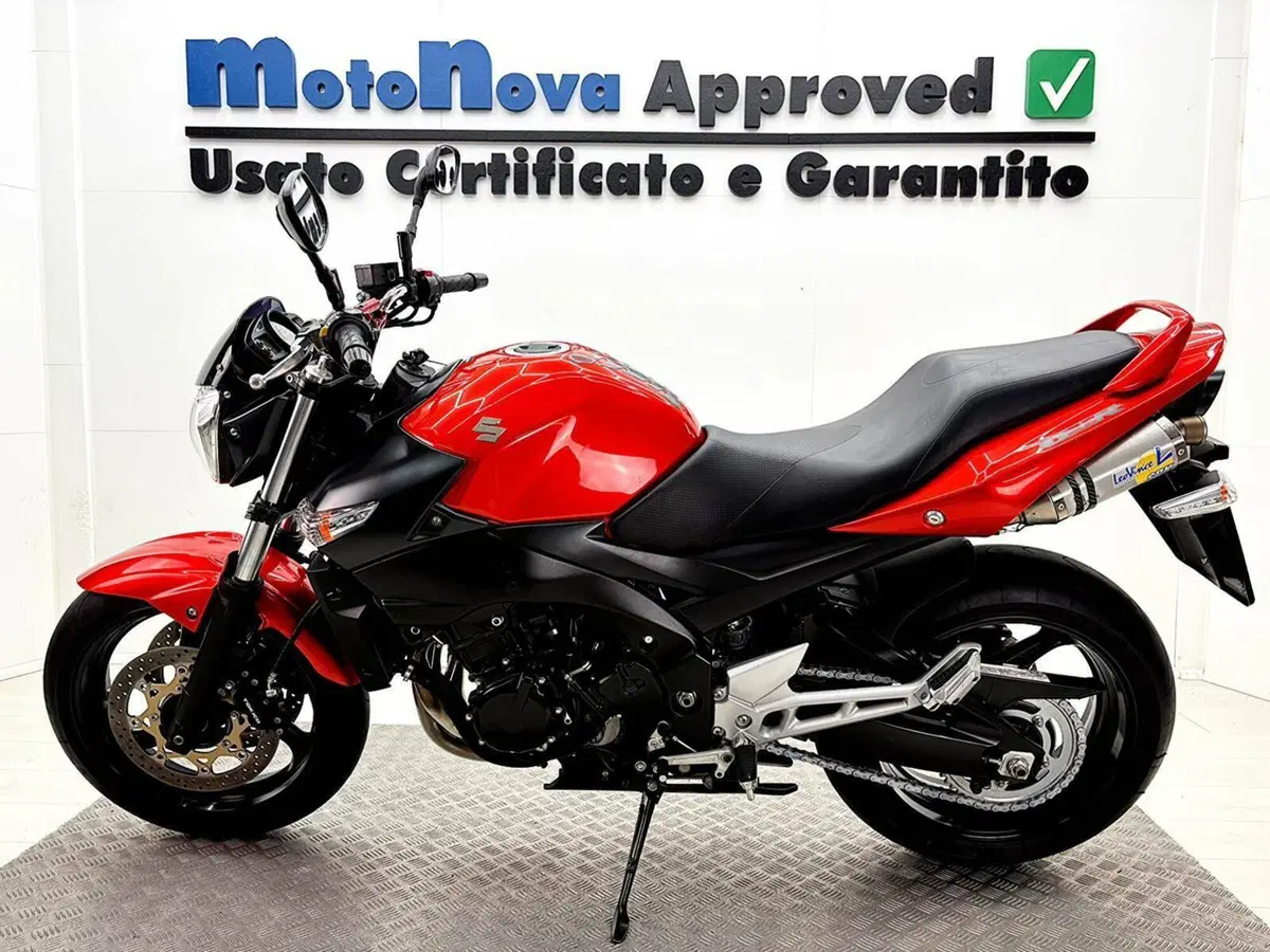 Suzuki GSR 600 (2006 - 11) (2)