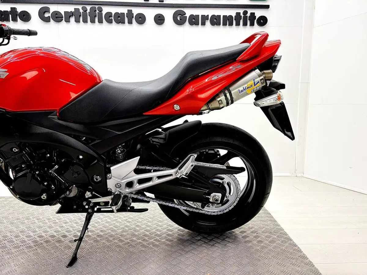 Suzuki GSR 600 (2006 - 11) (18)