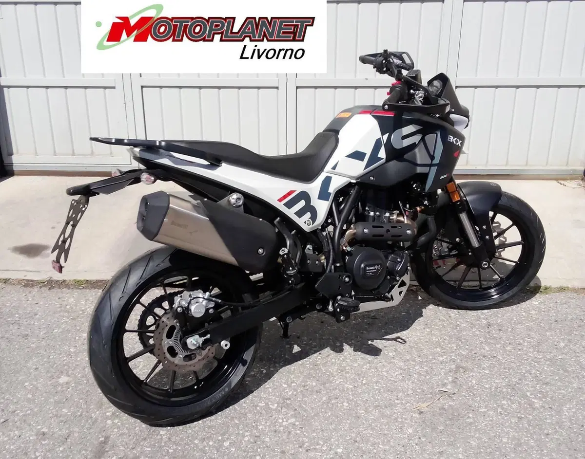Benelli BKX 300 S (2026) (8)