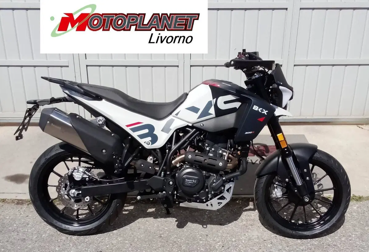 Benelli BKX 300 S (2026) (9)