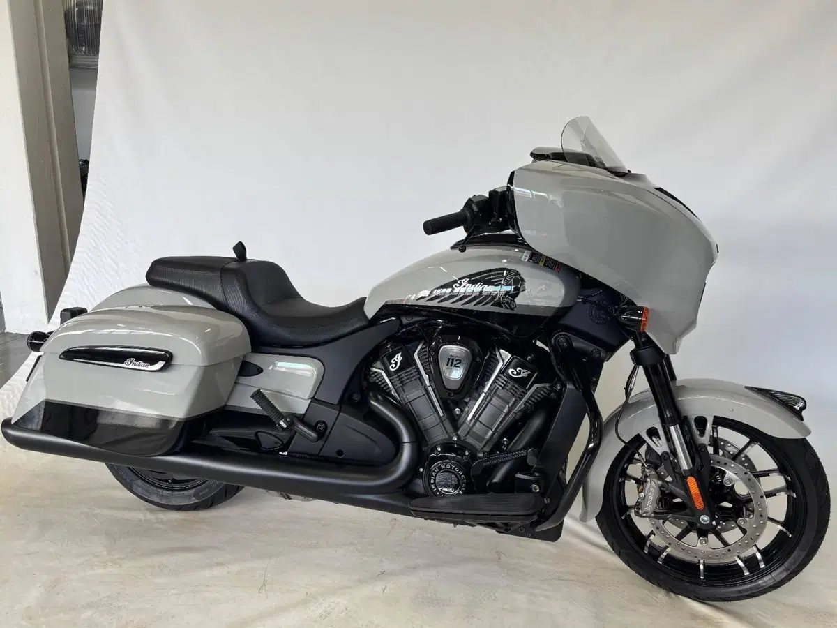 Indian Chieftain 1834 Powerplus Dark Horse (2025 - 26) (5)