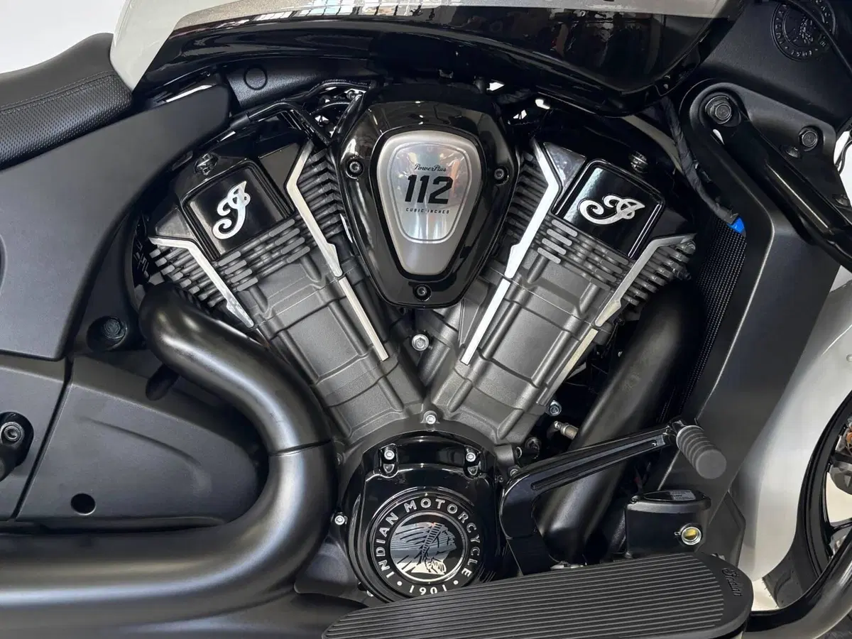 Indian Chieftain 1834 Powerplus Dark Horse (2025 - 26) (3)