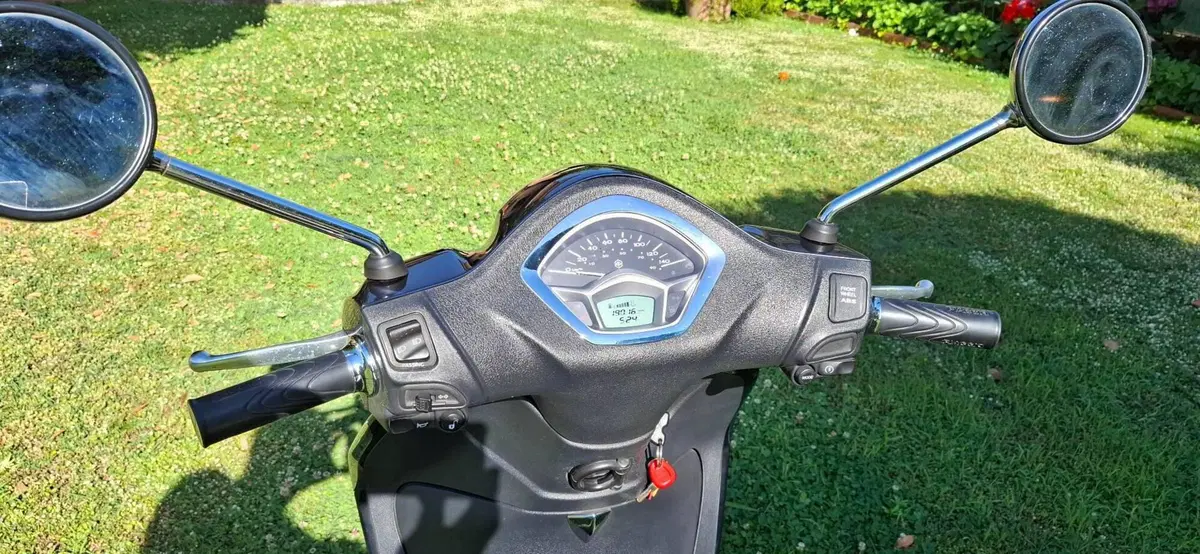Piaggio Liberty 125 S i-get ABS (2016) (4)