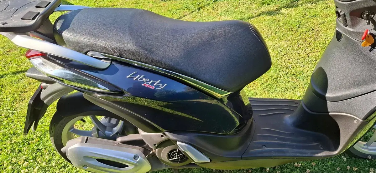 Piaggio Liberty 125 S i-get ABS (2016) (8)