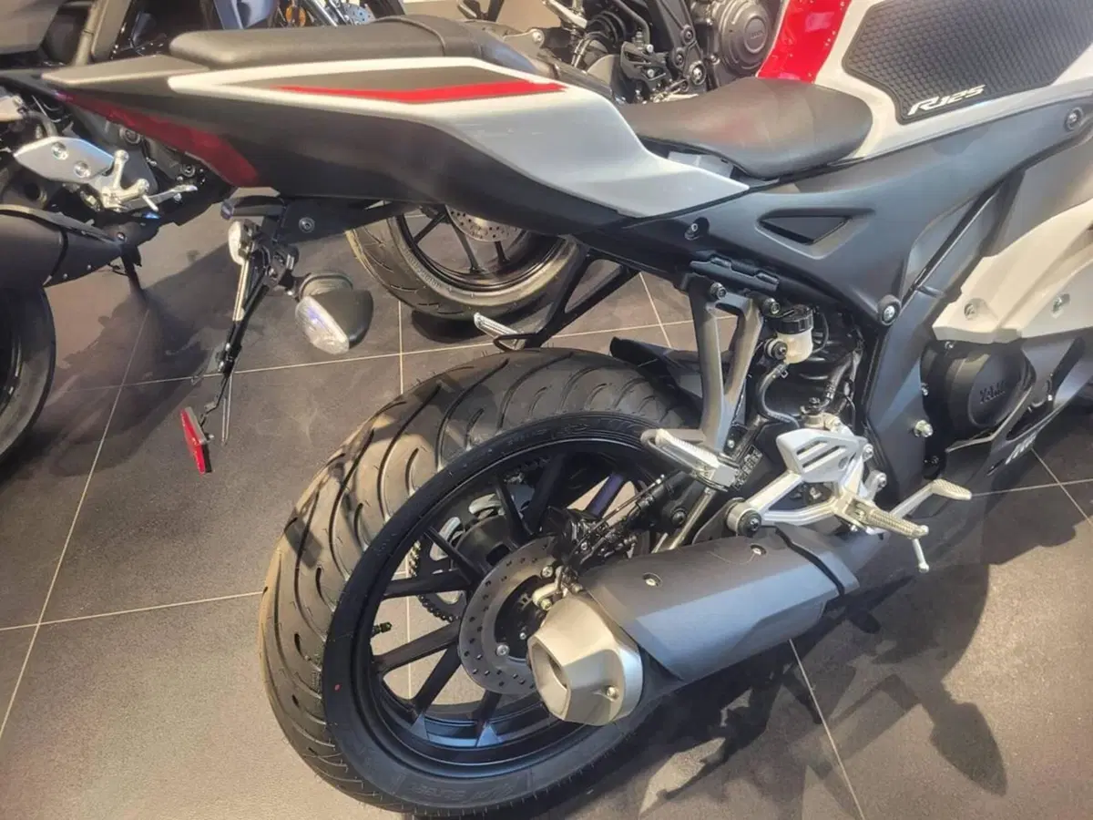 Yamaha YZF R125 70th (2026) (2)