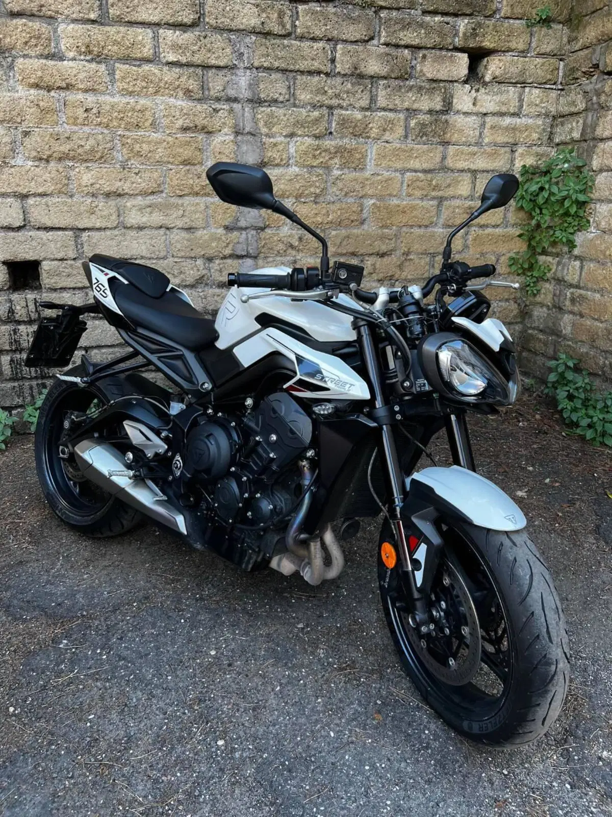 Triumph Street Triple 765 R (2023 - 26)