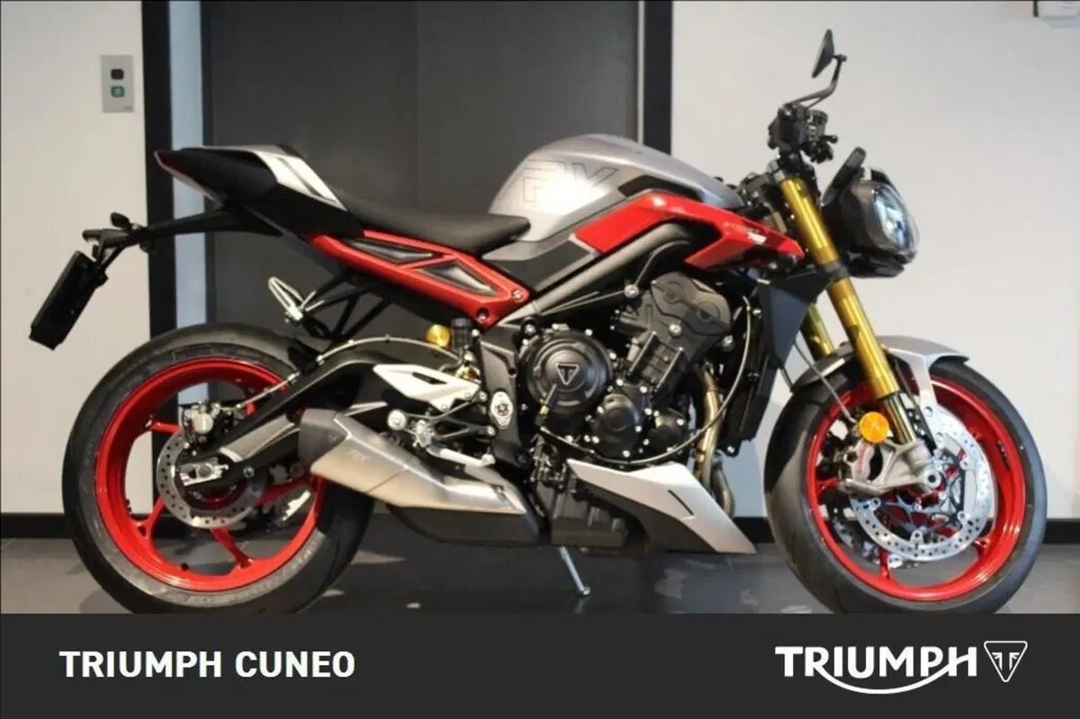 Triumph Street Triple 765 RX (2026)