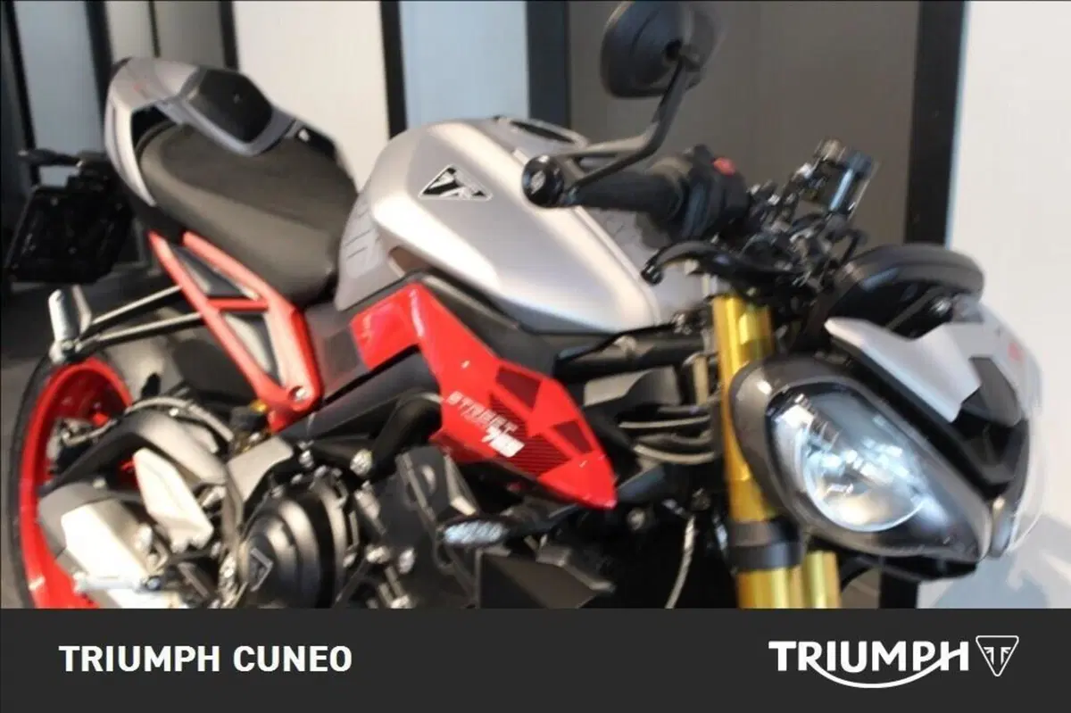 Triumph Street Triple 765 RX (2026) (13)