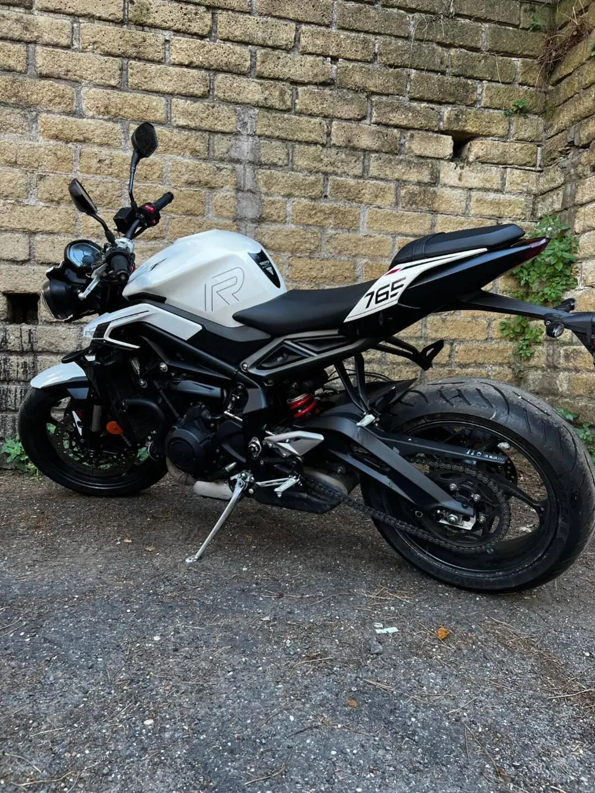 Triumph Street Triple 765 R (2023 - 26) (2)