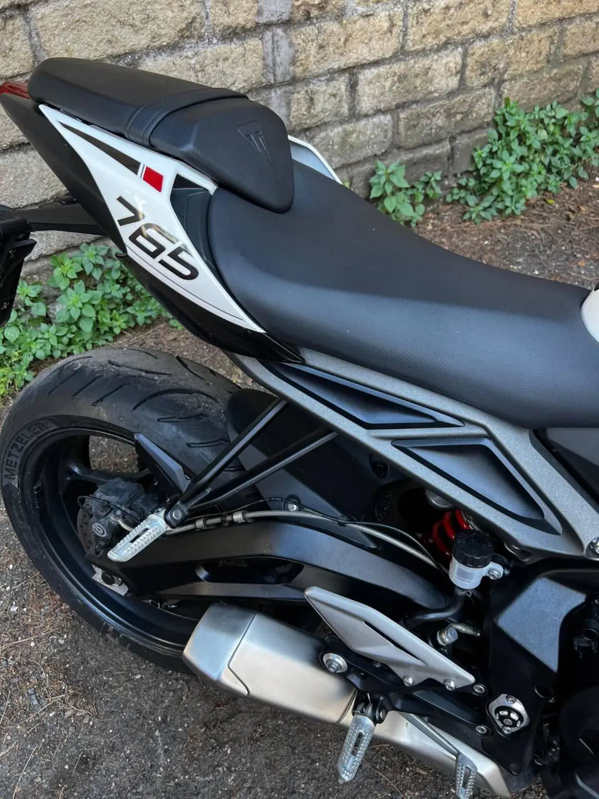 Triumph Street Triple 765 R (2023 - 26) (7)