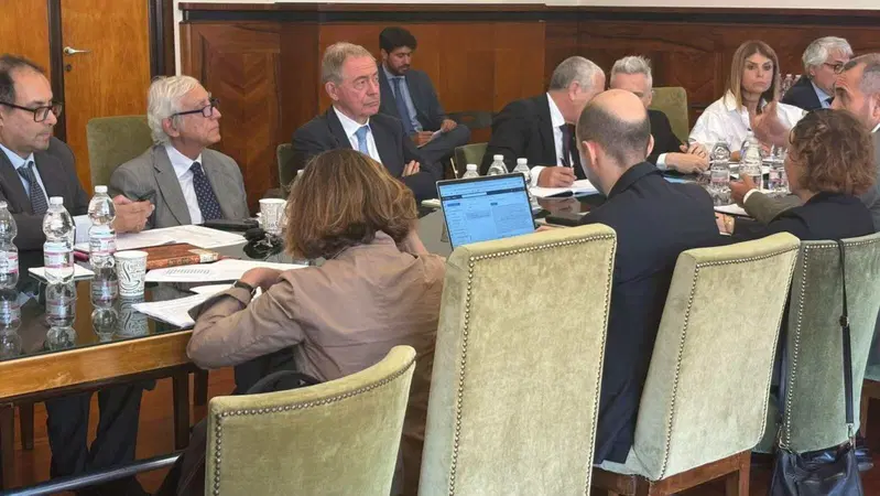 Assicurazioni: confronto tra il ministro Urso e la filiera delle imprese