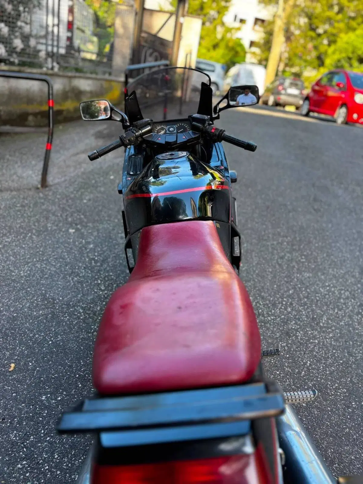 Kawasaki GPX 750 R (7)