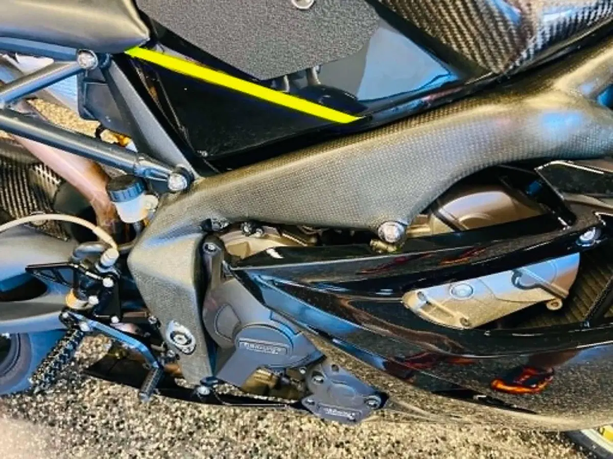 Triumph Daytona 675 (2006 - 08) (2)