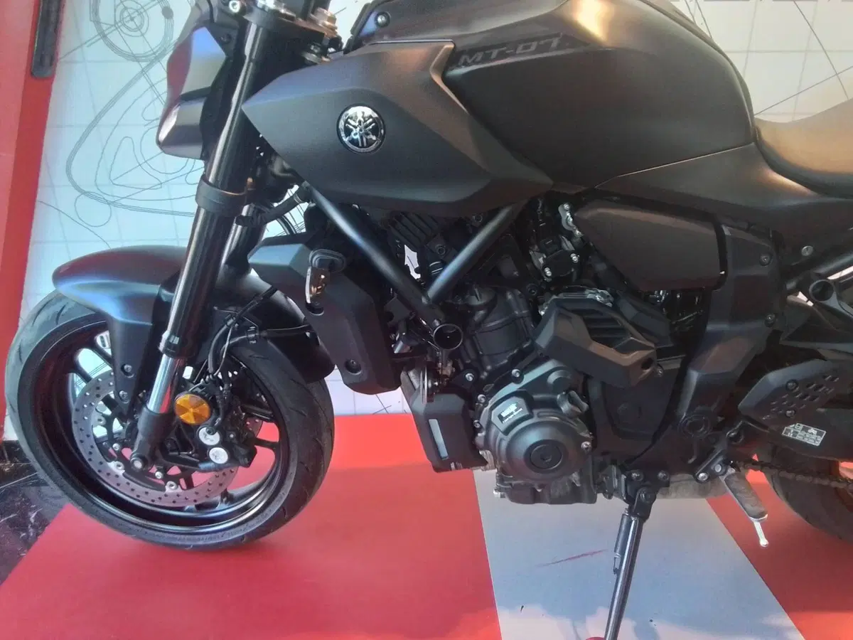 Yamaha MT-07 Y-AMT (2025 - 26) (7)