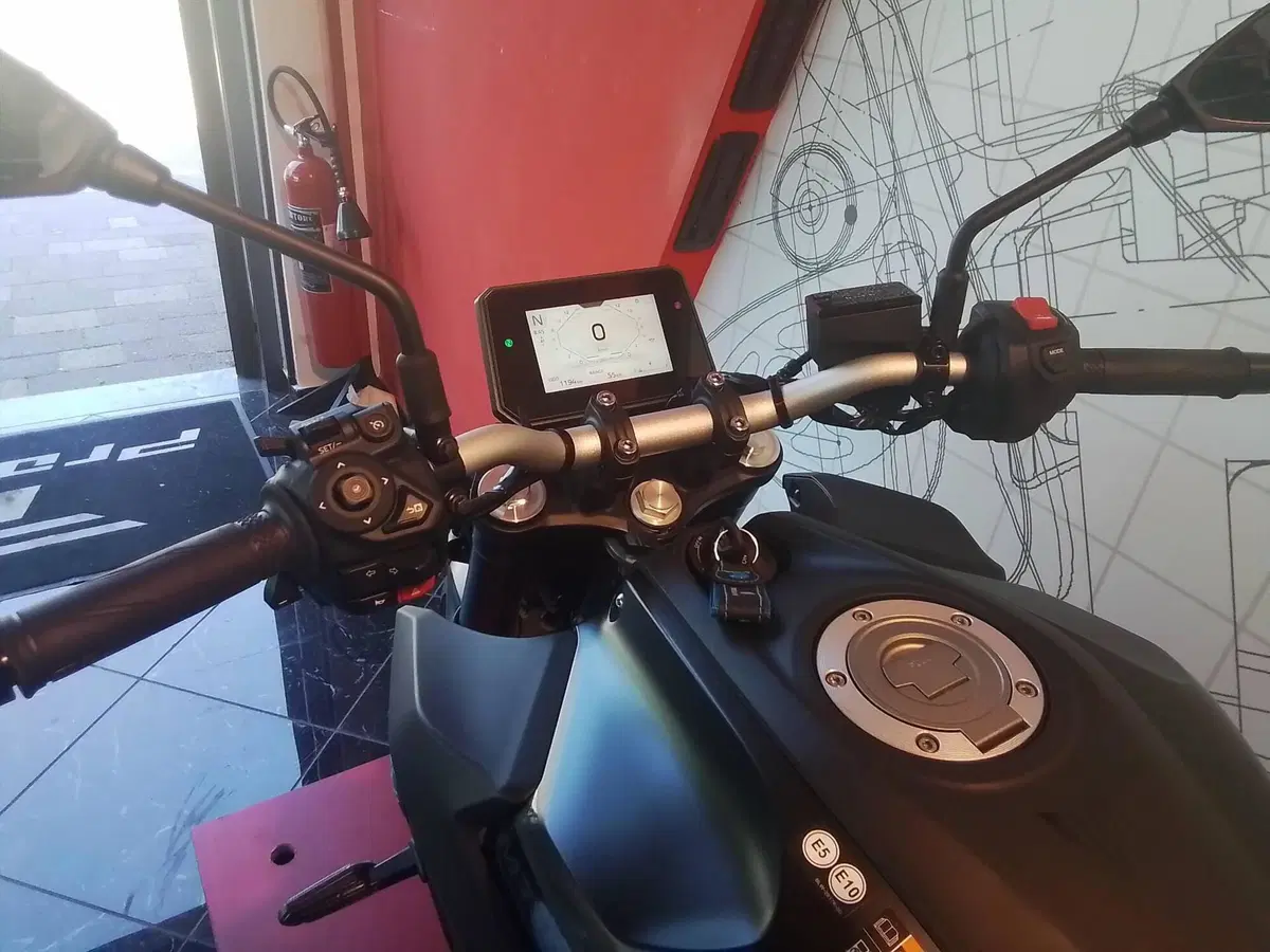 Yamaha MT-07 Y-AMT (2025 - 26) (10)