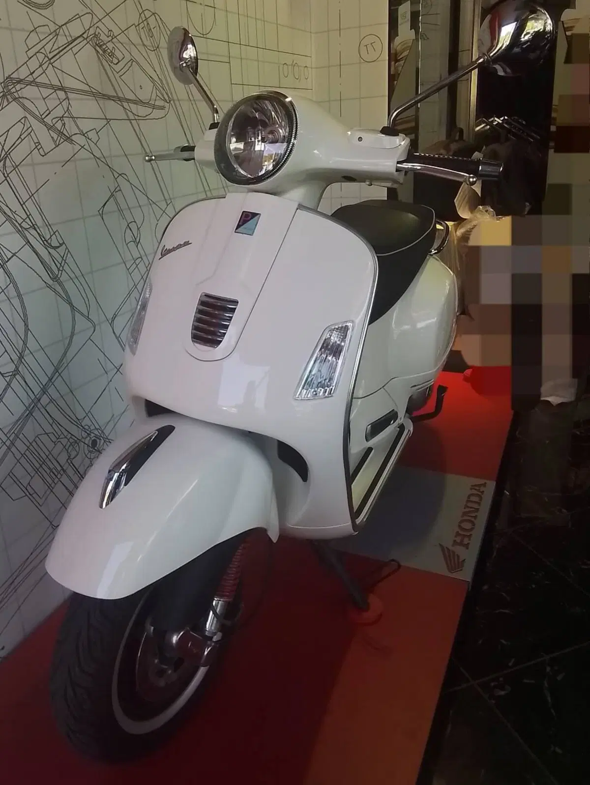 Vespa GTS 300 Super Sport ABS (2010 - 16) (3)