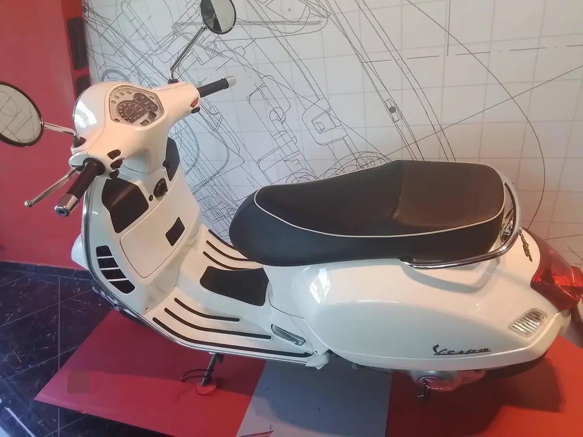 Vespa GTS 300 Super Sport ABS (2010 - 16) (7)