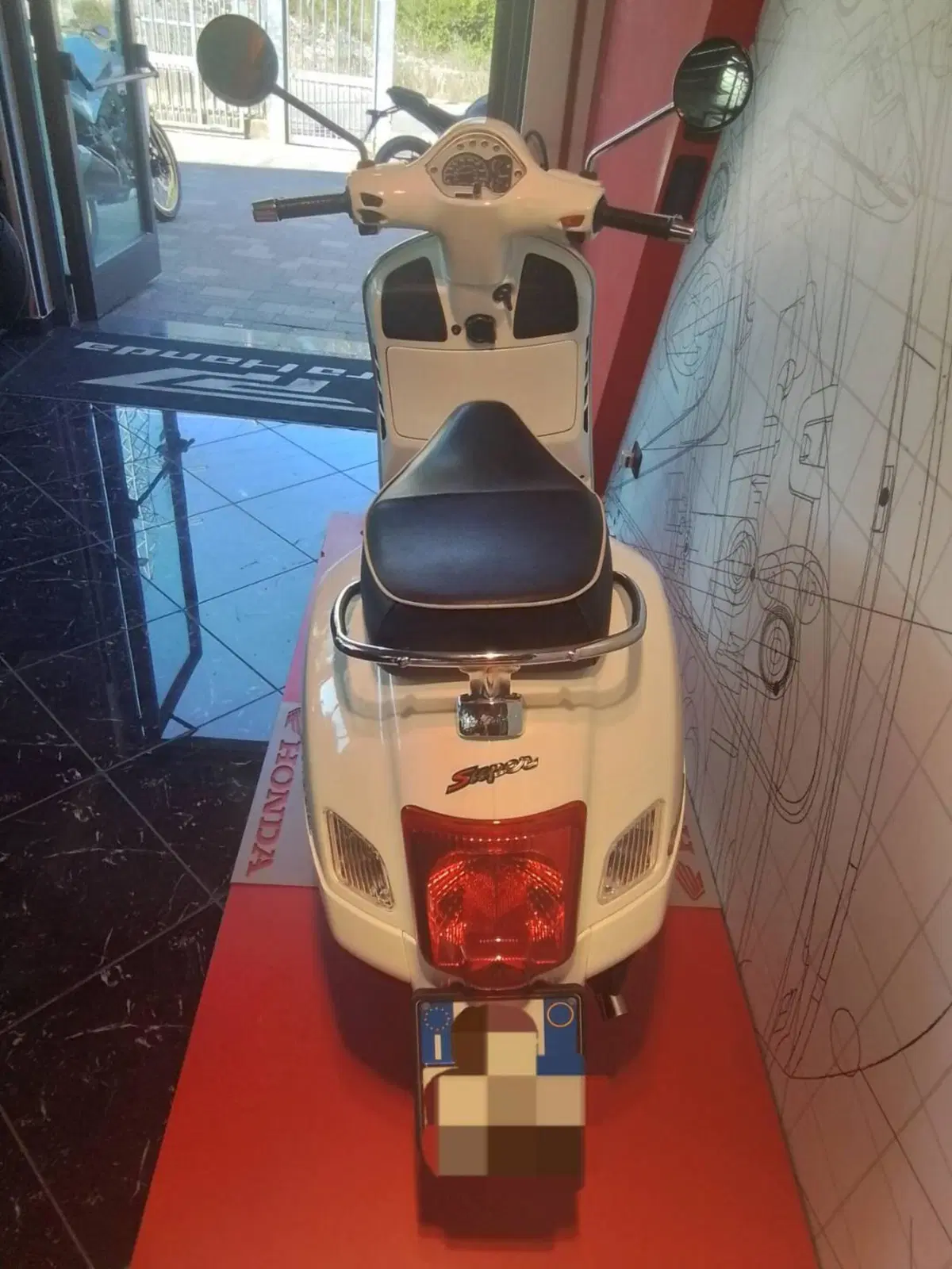 Vespa GTS 300 Super Sport ABS (2010 - 16) (13)
