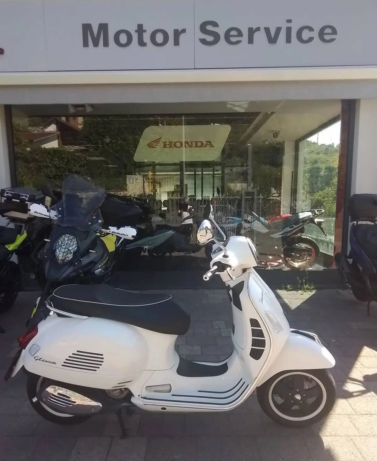 Vespa GTS 300 Super Sport ABS (2010 - 16) (15)