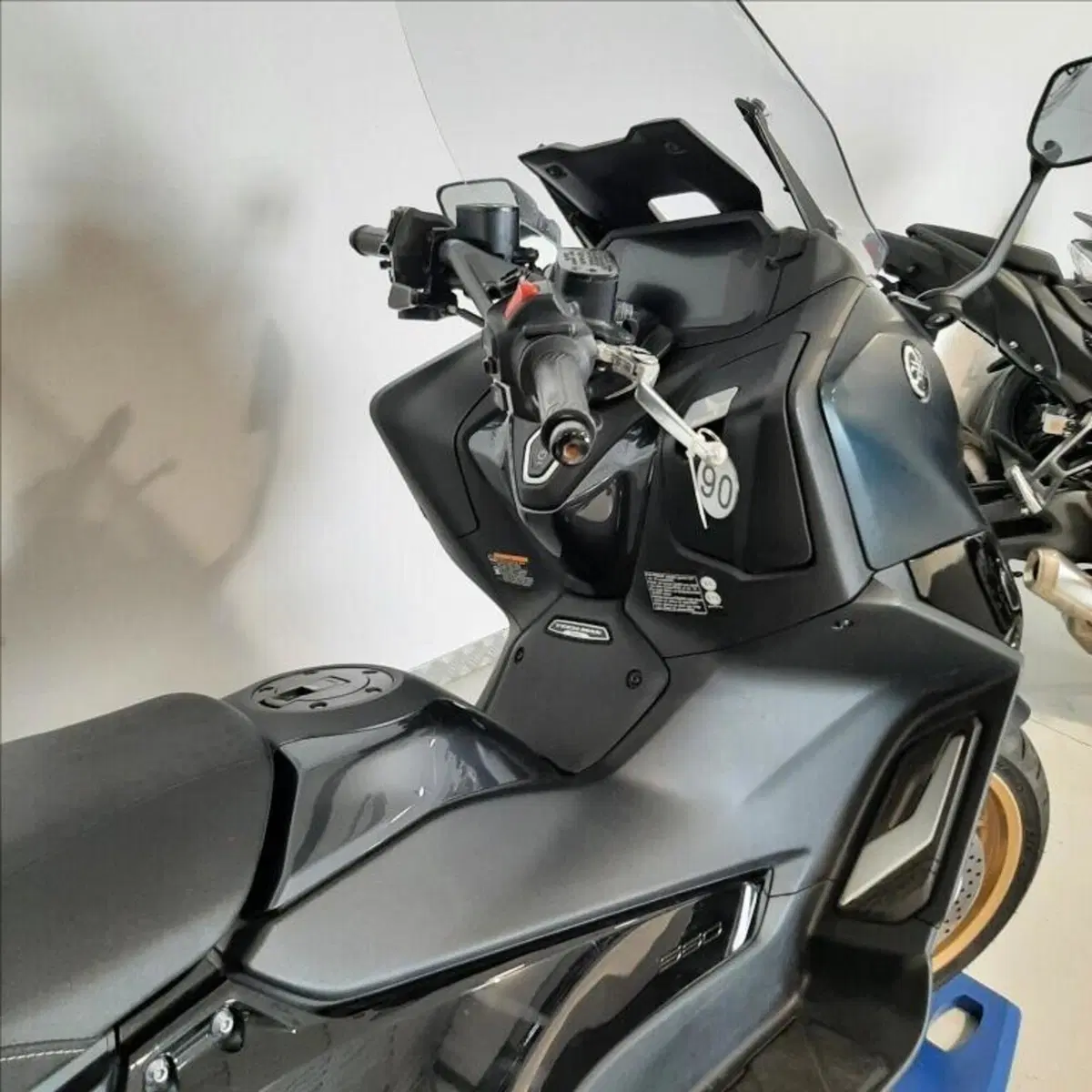 Yamaha T-Max 560 Tech Max (2022 - 24) (8)