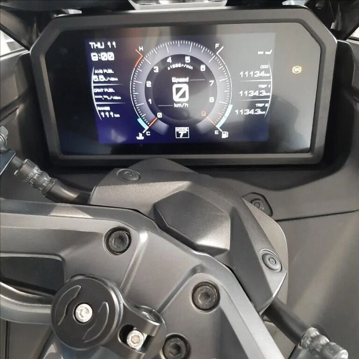 Yamaha T-Max 560 Tech Max (2022 - 24) (10)