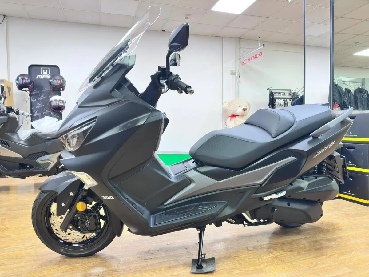 Sym Joymax 300 Z (2025 - 26) (3)