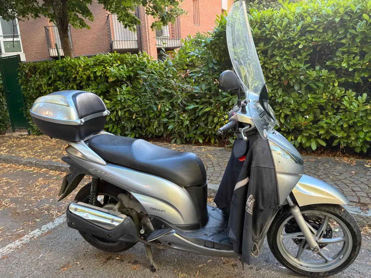 Honda SH 300 i (2006 - 10) (2)
