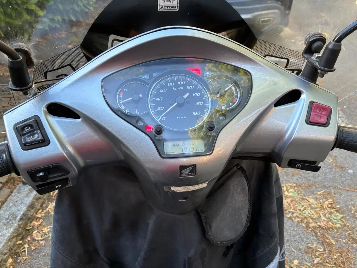 Honda SH 300 i (2006 - 10) (5)