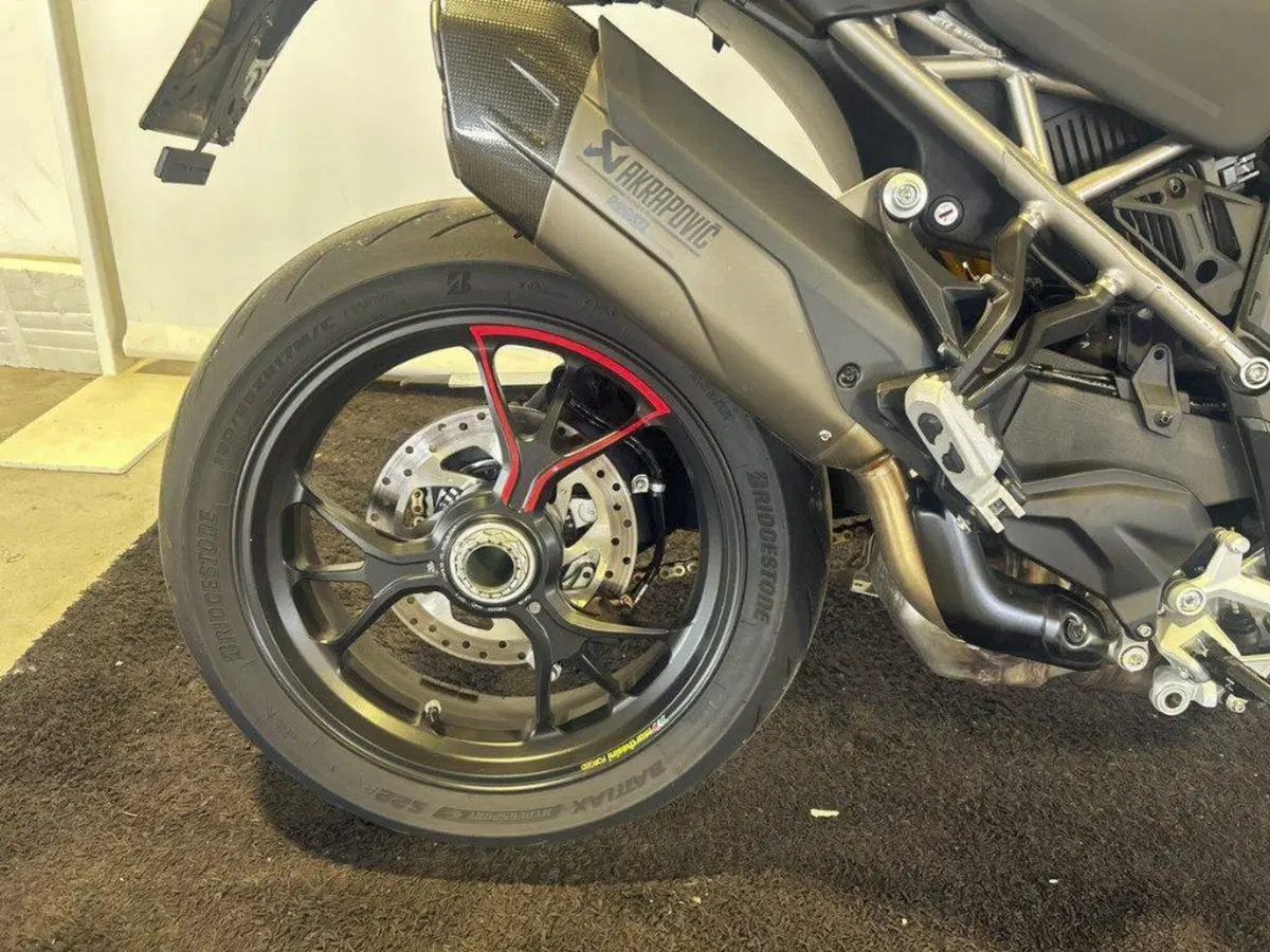 Ducati Multistrada V4 RS (2024 - 25) (9)