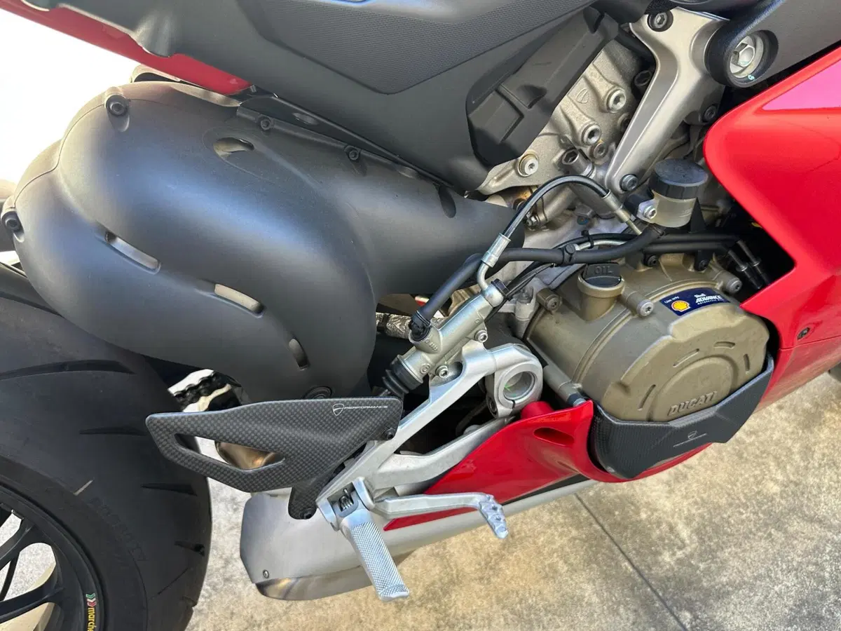 Ducati Panigale V4 S 1100 (2020) (9)