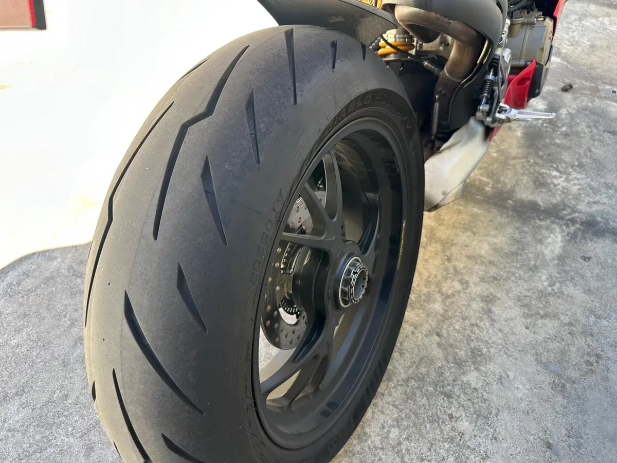 Ducati Panigale V4 S 1100 (2020) (12)