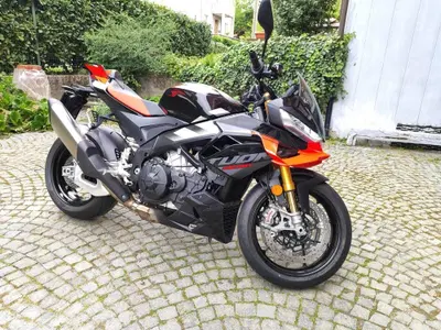 Aprilia Tuono V4 Factory (2025 - 26) usata
